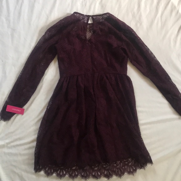 Beautiful long sleeved dress for fall/winter! - Picture 4 of 4